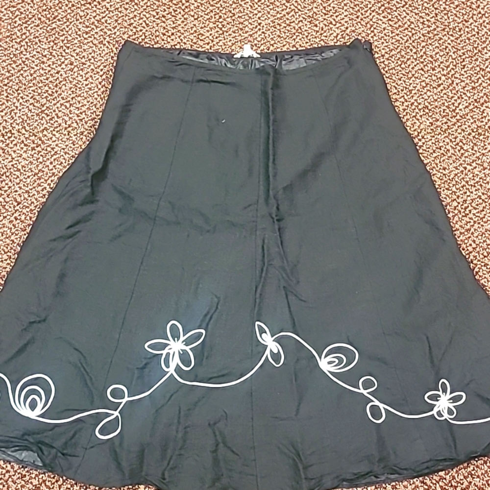 Never worn 22w womans lined skirt